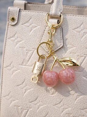 Authentic Louis Vuitton Gold Lock 🔒 Keychain Bag Unbranded Apple Charm LV